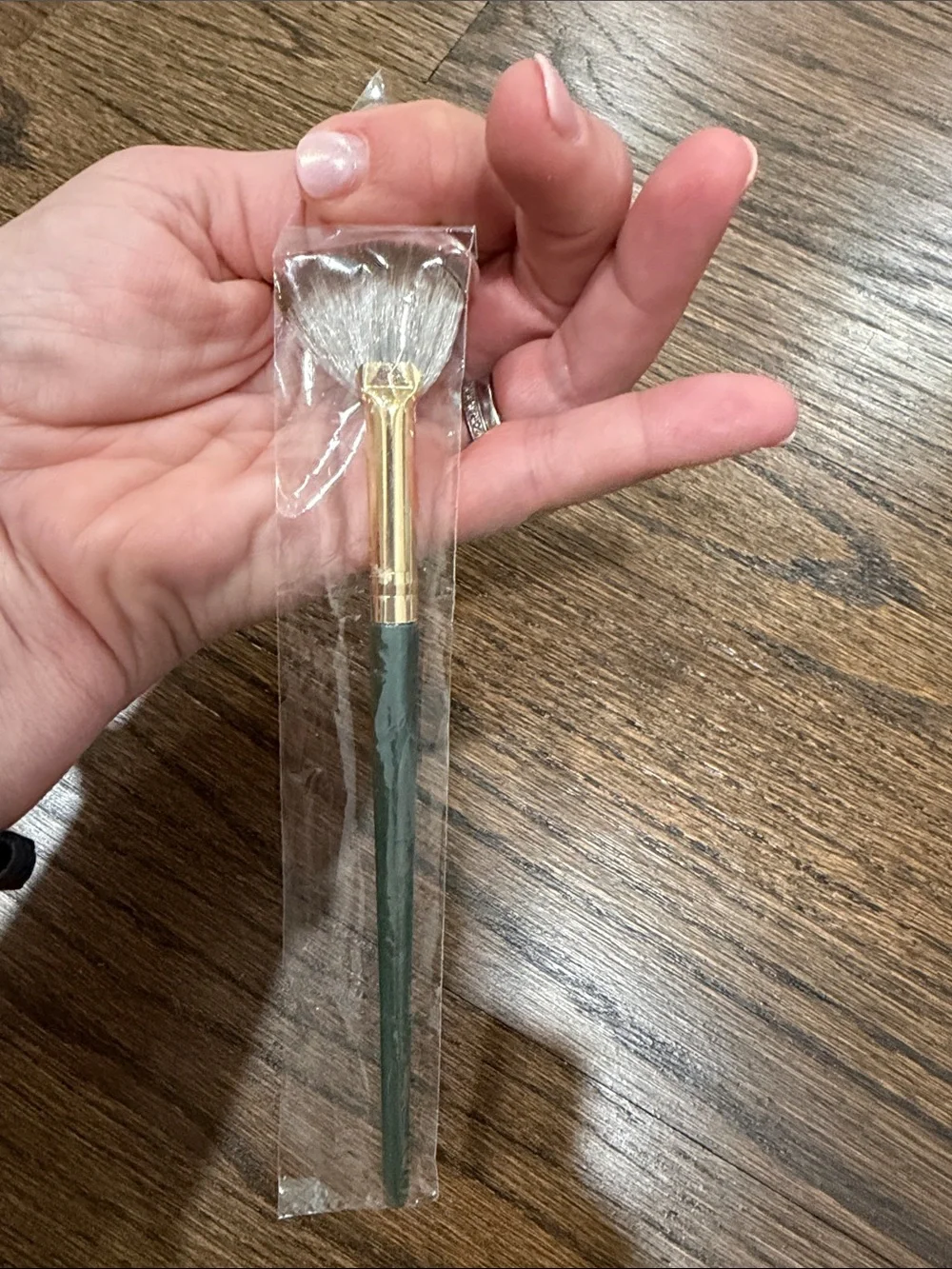 La Mer highligher brush